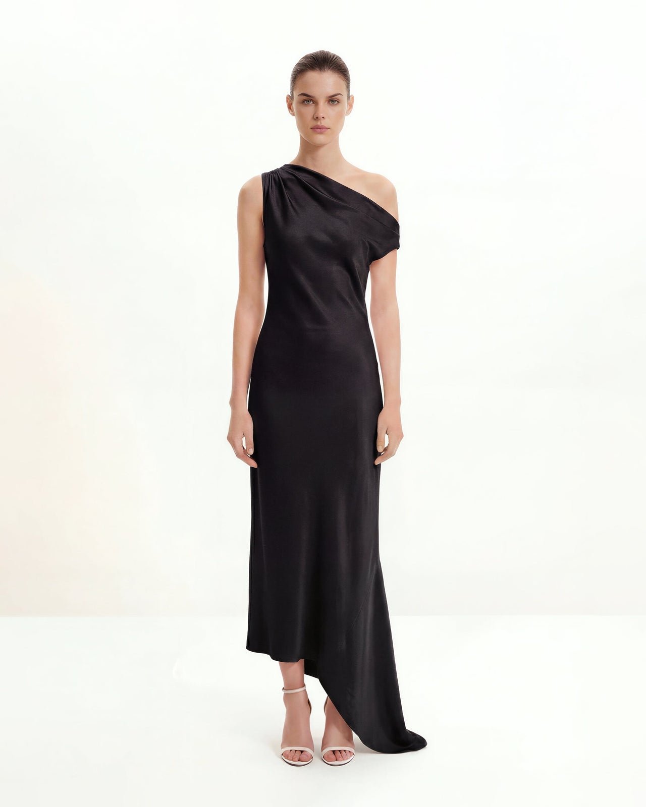 Robe asymétrique drapée en satin à une épaule - Noir