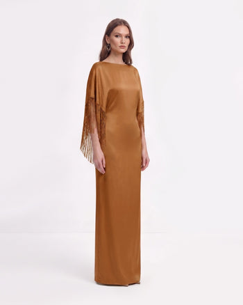 Robe longue en satin à cape et franges - Marron caramel