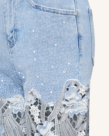 Jean en denim brodé taille haute à jambe large en dentelle avec strass - Bleu clair