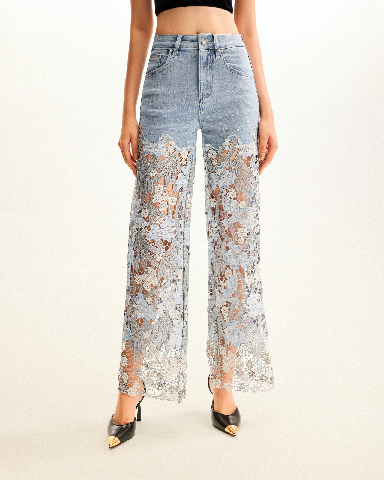 Jean en denim brodé taille haute à jambe large en dentelle avec strass - Bleu clair