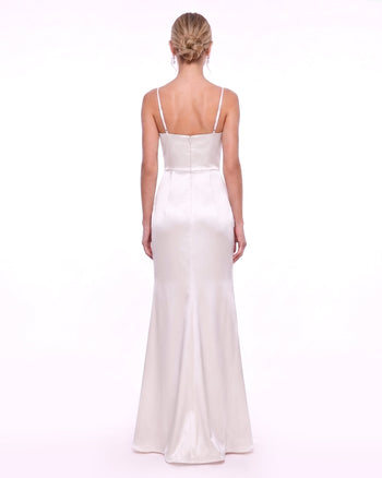 Robe longue en satin à col bénitier et empiècements en dentelle papillon - Ivoire