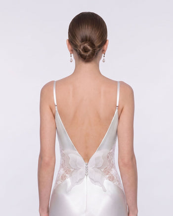 Robe longue en satin à col bénitier et fines bretelles - Blanc