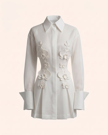 Robe chemise courte à col montant, boutons et orchidée ornementale - Blanc