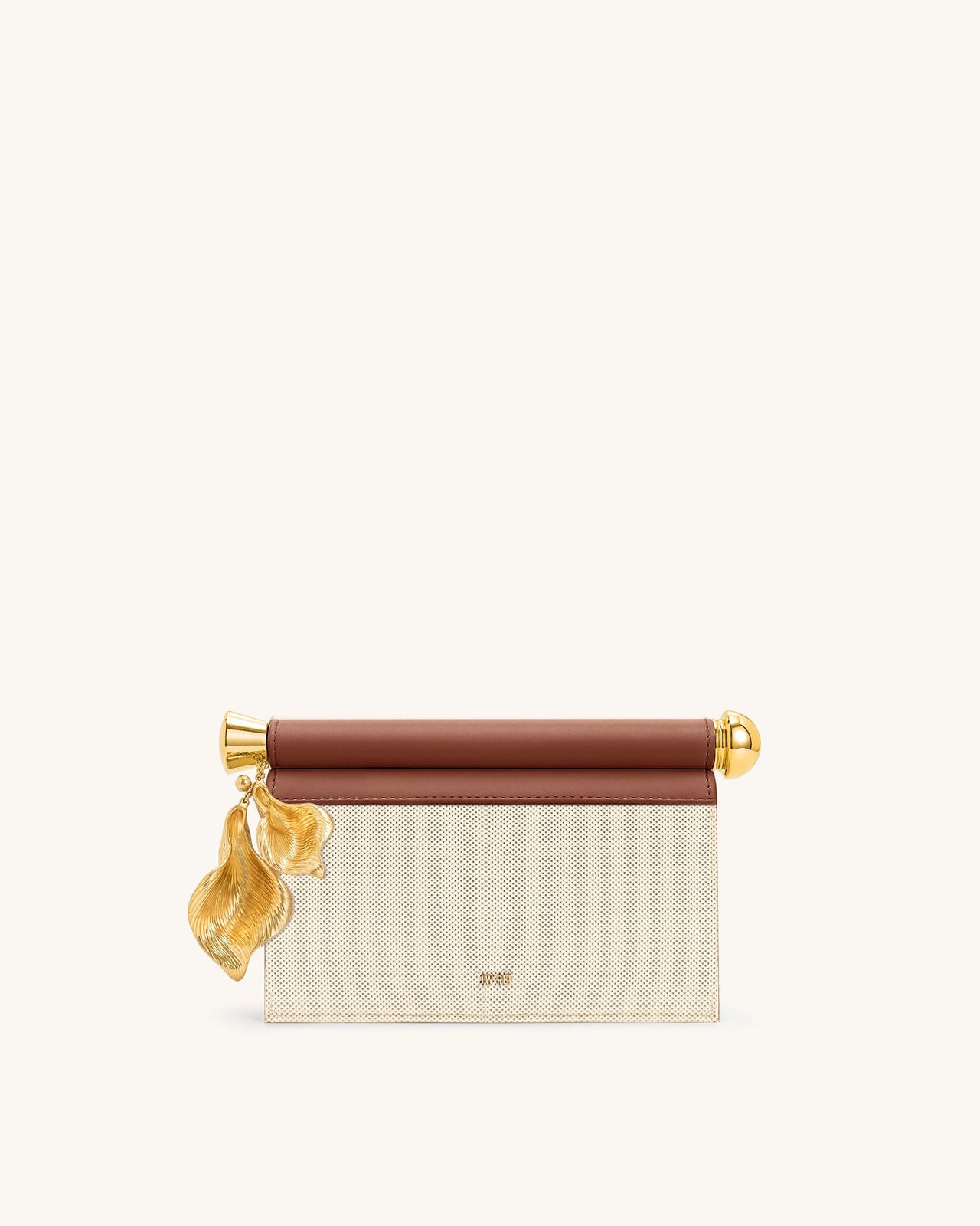 Holly Pochette ornée d'un pendentif en métal - Toile marron