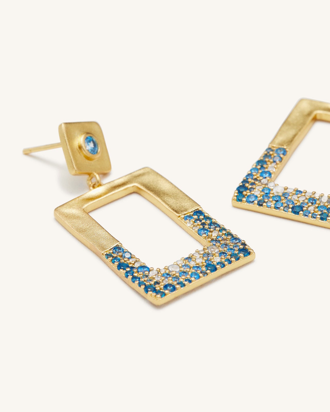 Boucles D'oreilles Rectangle Géométrique Ajouré - Plaqué Or 18ct & Nano Bleu Marine