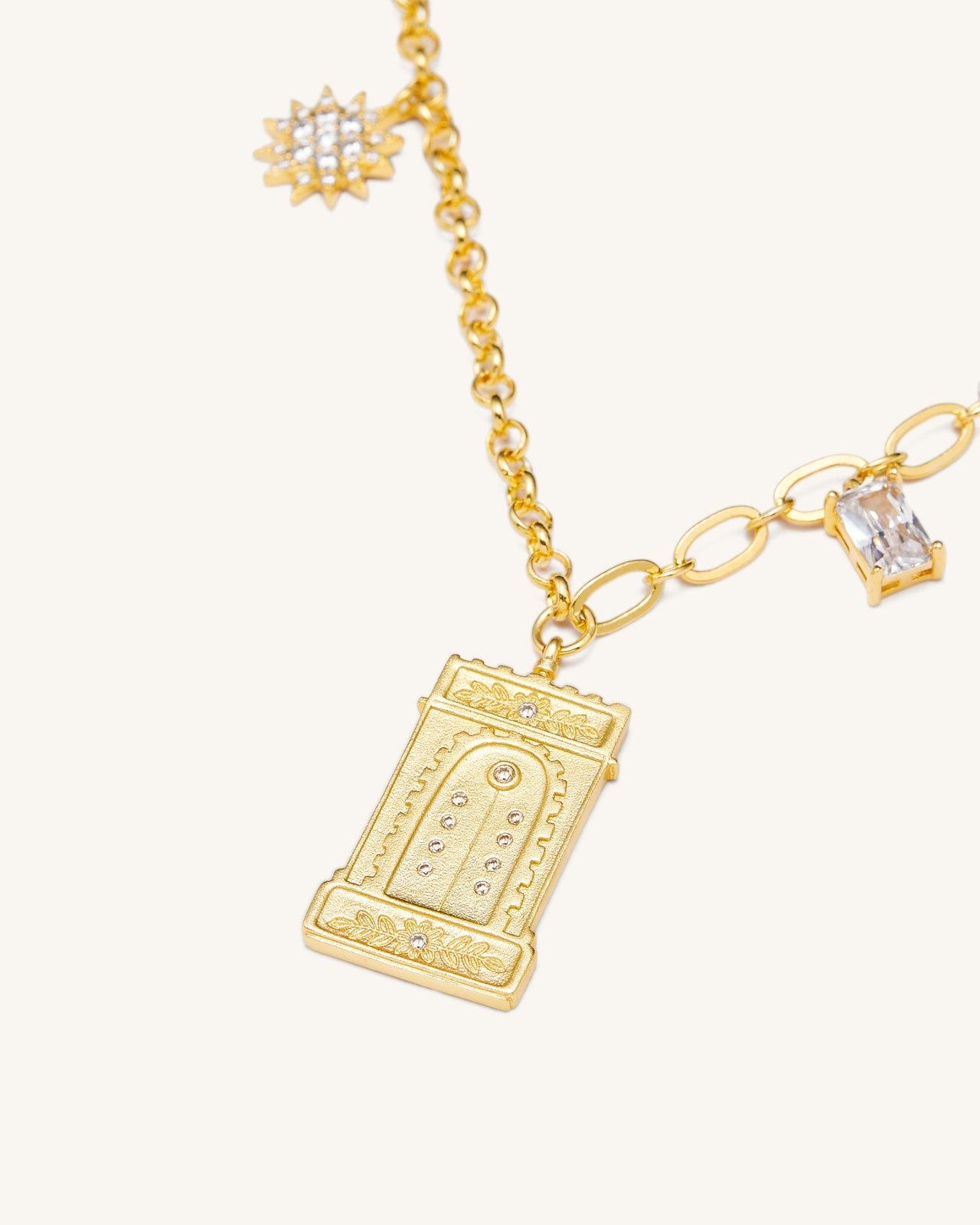 Collier avec Pendentif Arche Romaine - Plaqué Or 18ct & Zircon Blanc